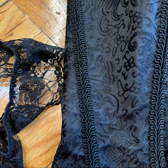 MOVING SALE - Black Corset - OFFERS/BUNDLES ACCEPTED ✨ - Picture 6 of 6